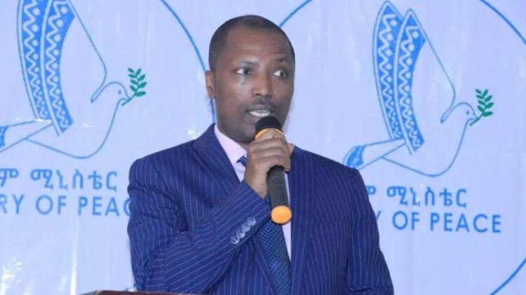 ታዬ ደንደአ ላይ የቀረቡት ሦስት ክሶች “ለጊዜው” ተቋረጡ