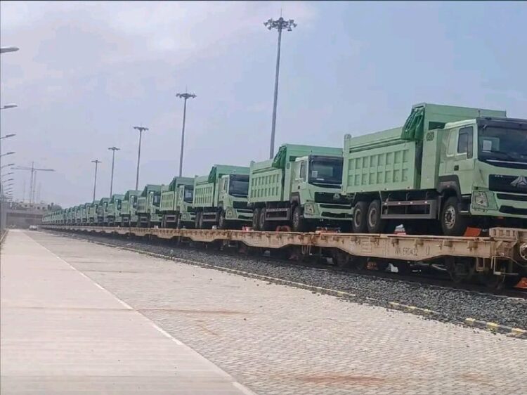 በተፈጥሮ ጋዝ  የሚሰሩ የጭነት ተሽከርካሪዎች ወደሀገር ውስጥ መግባታቸው ተጠቆመየኤሌክትሪክ መኪኖች ብቻ ወደ ሀገር እንዲገቡ በ…