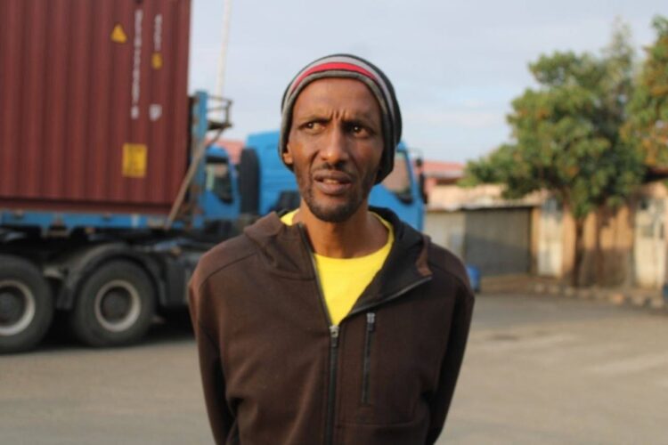 የመቄዶኒያ የበጎ አድራጎት ማህበር ዘመናዊ የግንባታ ግብዓቶችን አስገባ