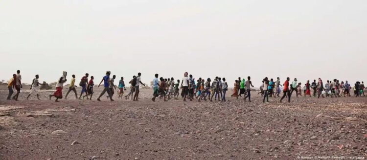 በጋሞ ዞን በመሬት ናዳና ጎርፍ የተፈናቀሉ ከ17 ሺሕ በላይ ዜጎችን በዘላቂነት ለማቋቋም እየተሰራ እንደሆነ ተገለጸ