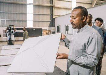በሞጆ ከተማ የተገነባው የሴራሚክ ማምረቻ ፋብሪካ ተመረቀበሞጆ ከተማ ከ2 ቢሊዮን ብር በላይ መዋዕለ-ነዋይ የፈሰሰበት “ግራንዴ…