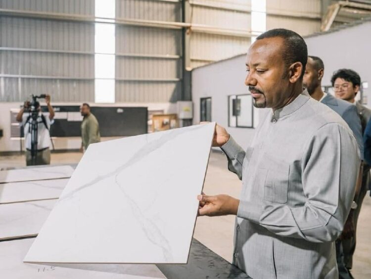 በሞጆ ከተማ የተገነባው የሴራሚክ ማምረቻ ፋብሪካ ተመረቀ​በሞጆ ከተማ ከ2 ቢሊዮን ብር በላይ መዋዕለ-ነዋይ የፈሰሰበት “ግራንዴ…