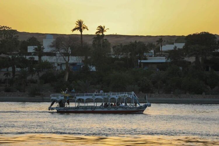 ከ6 ዓመታት በኋላ በግብፅ እና በሱዳን መካከል ያለው የዓባይ ወንዝ ትራንስፖርት ሊጀመር ነው​በግብፅ እና በሱዳን መካከል ለስድ…