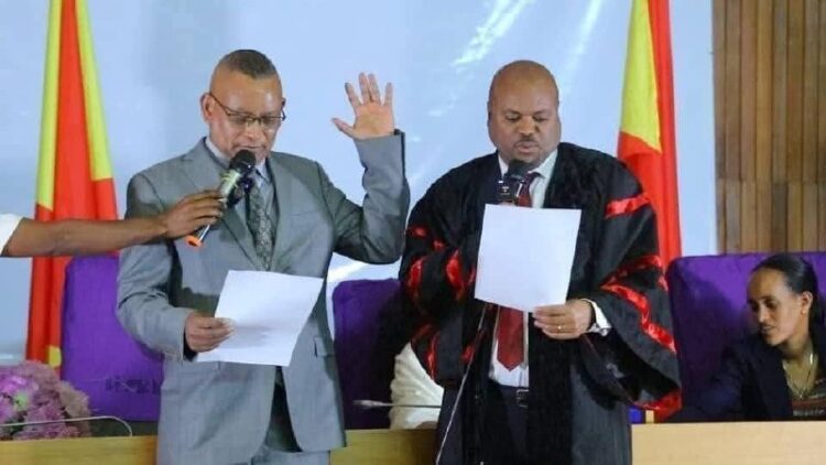 ሰበር_መፈንቅለ መንግስትዶ/ር ደብረፅዮን ገብረሚካኤል መፈንቅለ መንግስት በማድረግ ዛሬ በይፋ ወደ ፕሬዝዳንት ጽህፈት ቤት ገብተ…