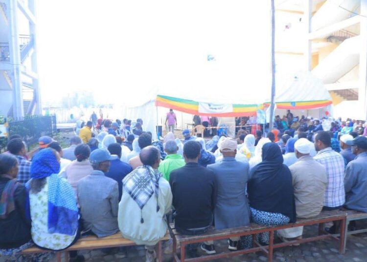 ምርጫ ጣቢያዎች በሰው ኃይል እጥረት ተጨናንቀዋል