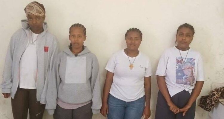 የትራንስፖርት አገልግሎት ሰጪ በመምሰል የሿሿ ወንጀልና የሞባይል ስርቆት የፈጸሙ 7 ተጠርጣሪዎች በቁጥጥር ስር ዋሉ።