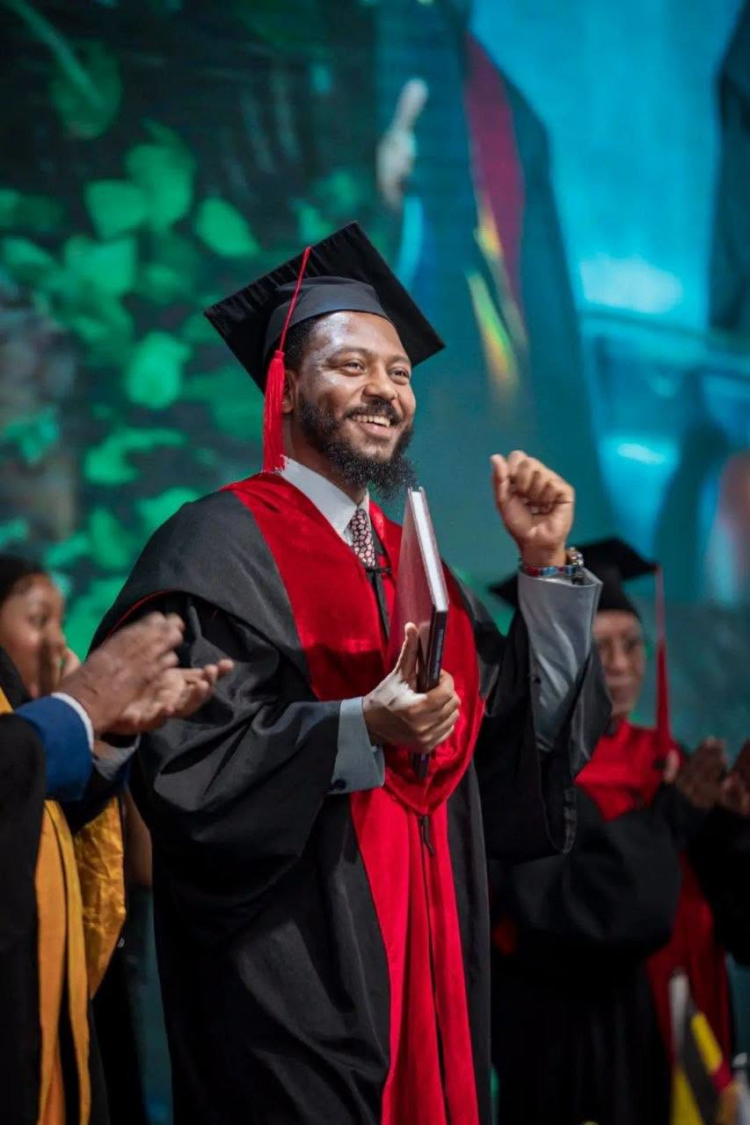 በዛሬው ዕለት፣ ሰኔ 14 ቀን 2018 ዓ.ም.፣ የእግዚአብሔር ሰው ነቢይ ኢዩ ጩፋ የማስተርስ ኦፍ ክርስቲያን ቲዎሎጂ (Maste