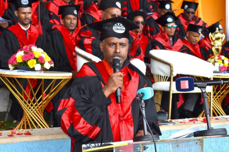 የኪነጥበብ ባለሙያዎች በባህርዳር ዩኒቨርሲቲ የቴአትር ጥበባት ተማሪዎችን አስመረቁ