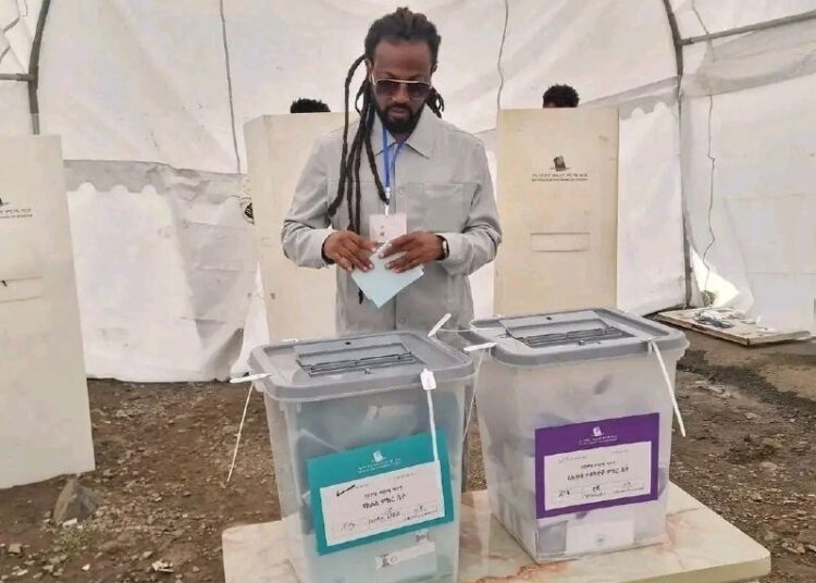 <<የምርጫ አስፈጻሚዎች መራጮቾችን ቶሎ ቶሎ ማስተናገድ እንዳለባቸው ተናግሪያለሁ>> ካሙዙ ካሳብልጽግናን የወ…