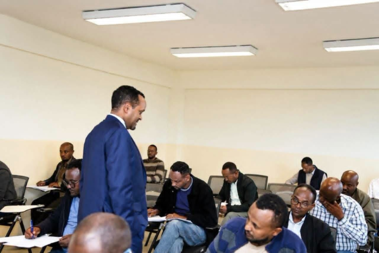 ሚኒስትሩ የሂሳብ ባለሙያዎች የብቃት ማረጋገጫ ፈተና አስጀመሩ