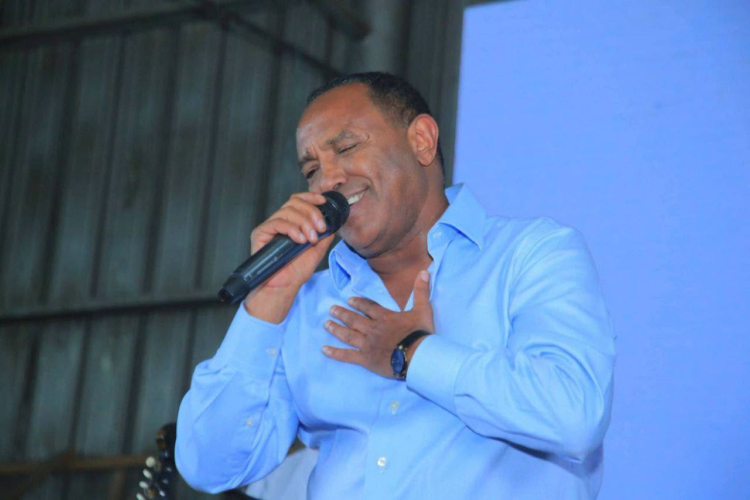 ድምፃዊ ፀሐዬ በፀሐይ ተሸለመ!