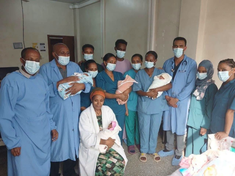 በጥሩነሽ ቤጂንግ ሆስፒታል በአንድ ጊዜ አራት ህፃናት የወለደችው እናት