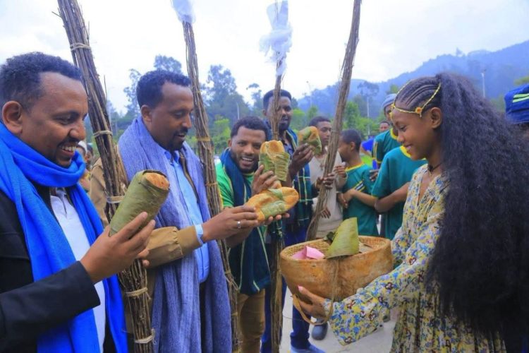 ወጣቶች የቡሄ በዓልን በተለያዩ ሁነቶች በድምቀት አከበሩ።
