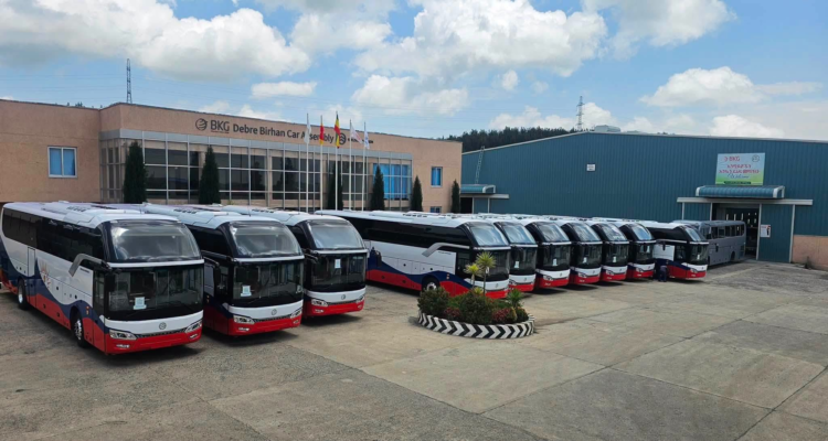 በላይነህ ክንዴ ግሩፕ ለቢፍቱ ባስ 20 የሀገር አቋራጭ አውቶብሶችን አስረከበ